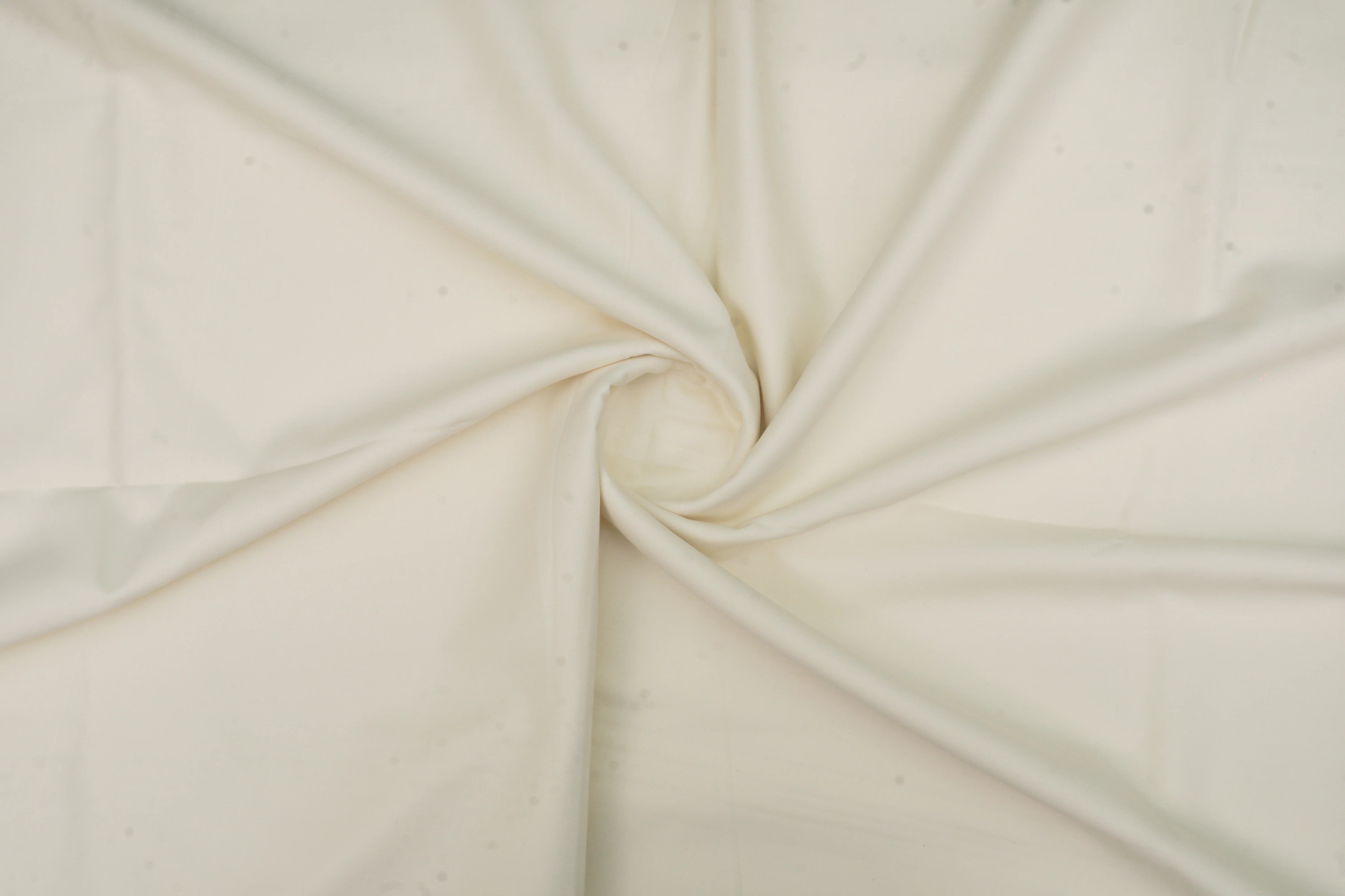 SG 32 Inch Smart TV SG32S9000 (2026 Latest Model) – Full HD Android Smart TV + Surmawala Gents Unstitched Wash & Wear Suit + SG Deluxe Automatic Iron