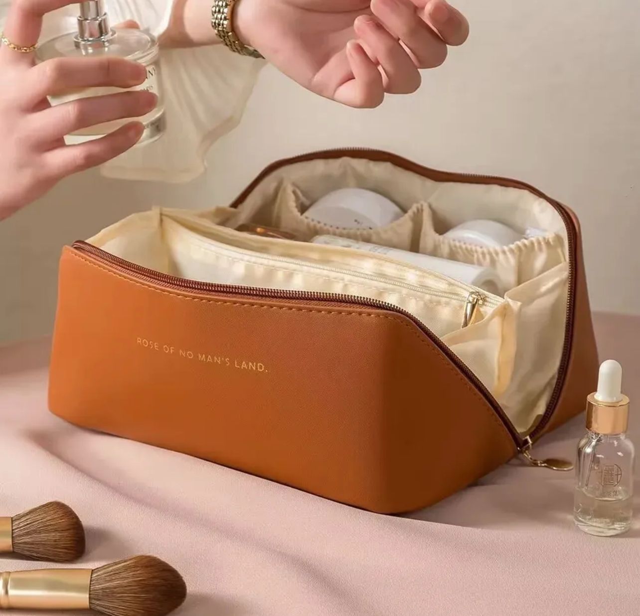 Travel Cosmetic Bag for Women ,  Makeup Organizer