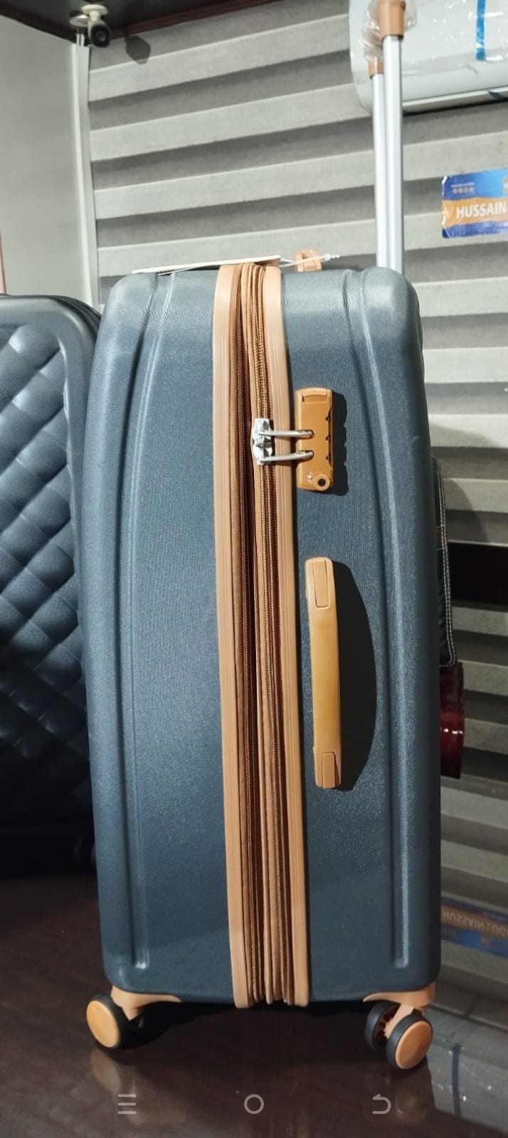 IT Fashionista Hard Impact Premium Luggage