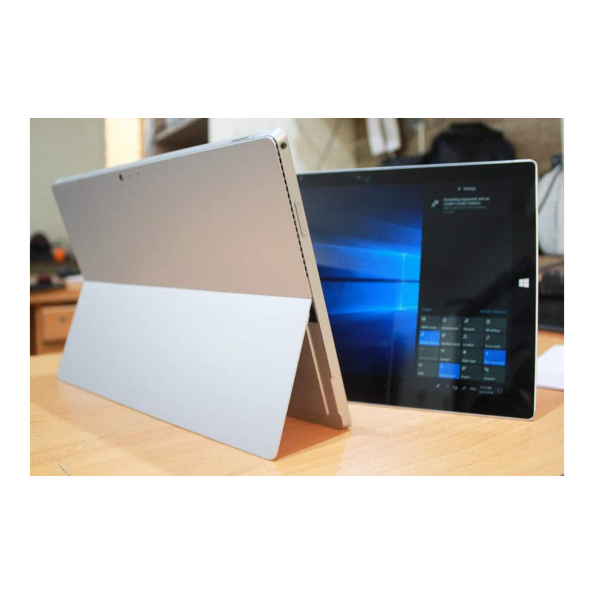 Microsoft Surface Pro 3 Windows Tablet i5 4th_GEN (Refurbished With Or